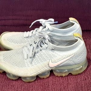 VaporMax women's shoes, gray/silver size 7